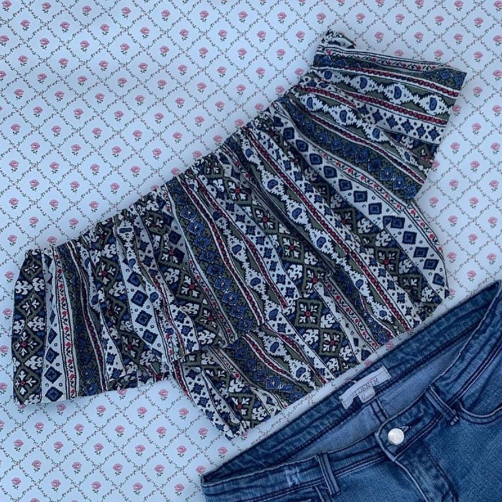 Hollister off the shoulder crop top